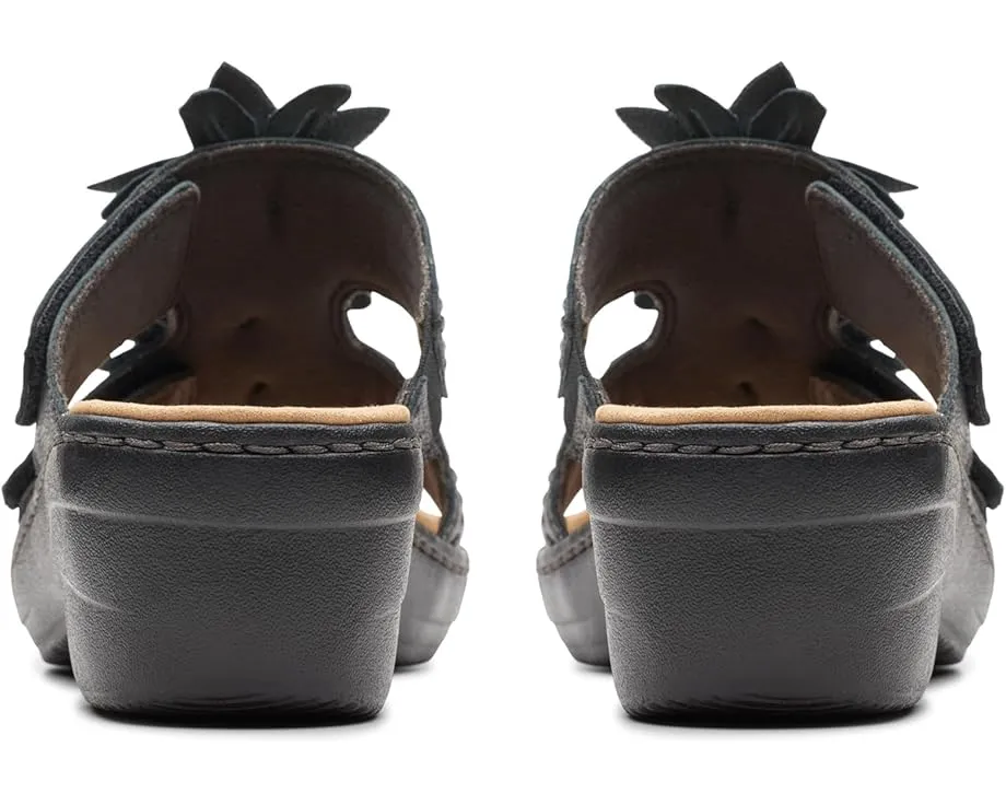 Босоножки Clarks Merliah Raelyn на танкетке с цветочным декором