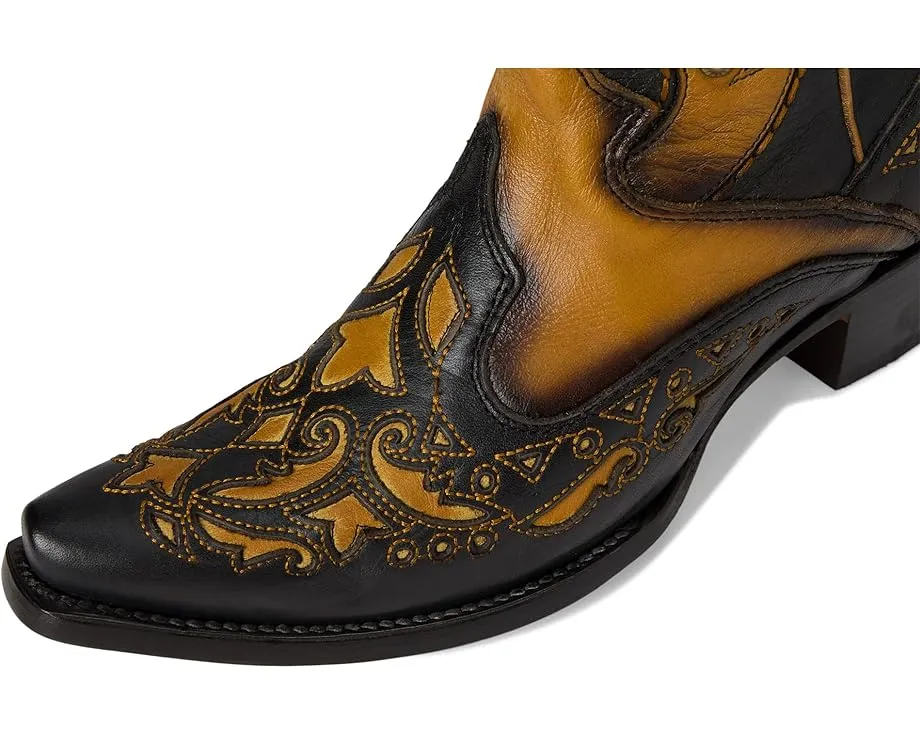 Ботинки Corral A4763 с вышивкой и заклепками на кожаном верхе и каблуком кубинского стиля