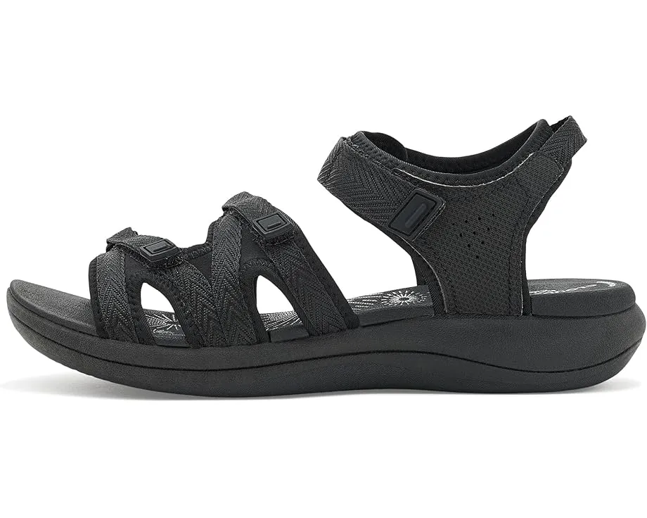 Сандалии Clarks Mira Madi с тремя ремешками и стелькой Cushion Soft