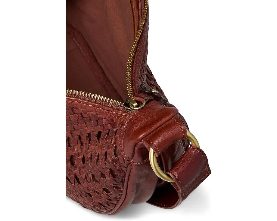 Сумка кроссбоди Hazel Sling с плетеным узором и цветочным брелоком