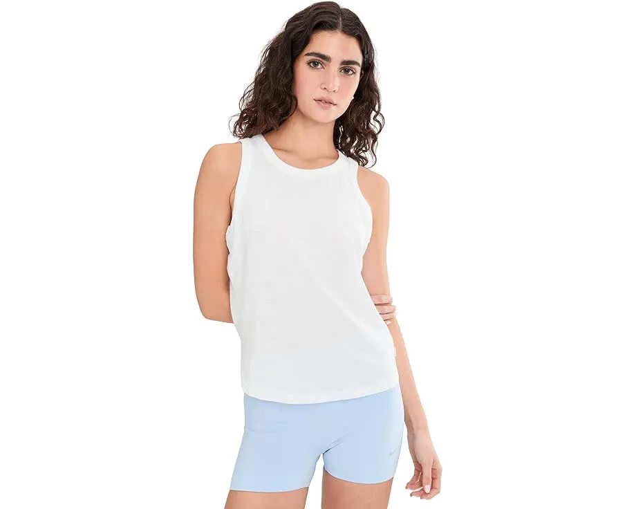 Топ Cloud Tank 2 от TravisMathew с широкими бретелями и прямым подолом