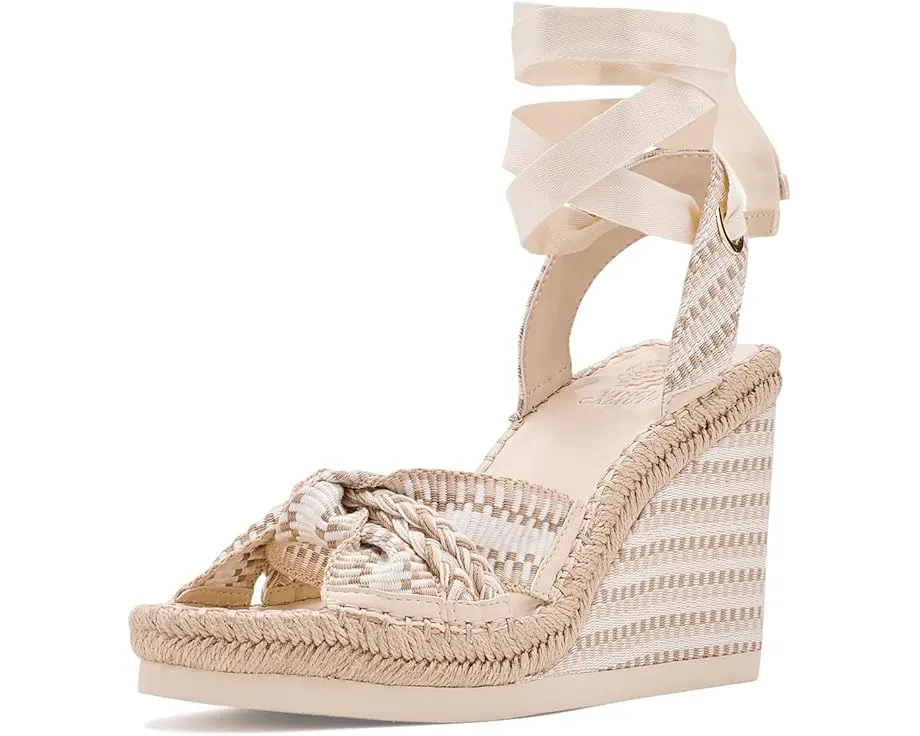 Босоножки-танкетки Bealie с плетеным верхом и шнуровкой Vince Camuto