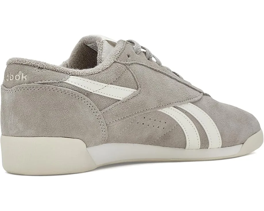 Кроссовки Reebok Freestyle Low с замшевым верхом и амортизирующей стелькой