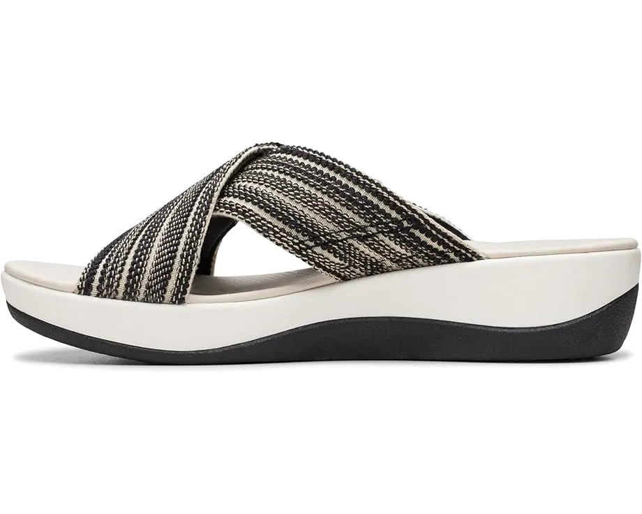 Сандалии Clarks Arla Wave на платформе с пеной Cushion Soft