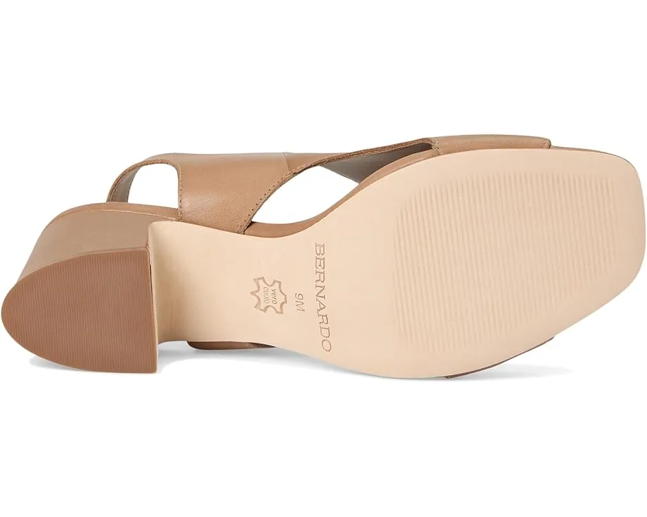 Босоножки Bernardo Bedford на каблуке с открытым квадратным носком и ремешком
