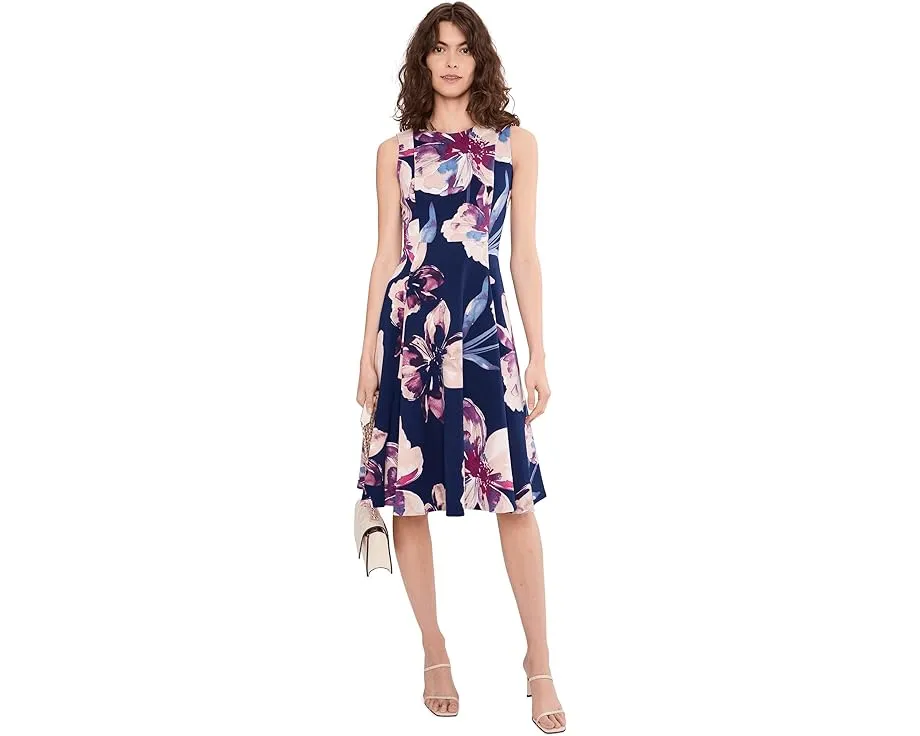 Платье Calvin Klein Sleeveless Floral Fit And Flare с принтом по всей поверхности и застежкой на спине
