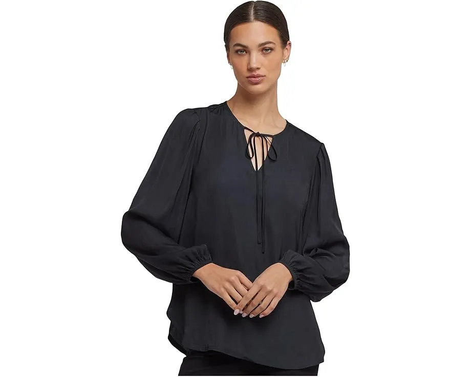 Блуза Elsie из атласа с разрезом на горловине от NYDJ