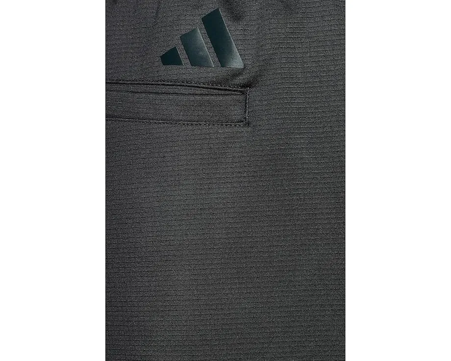Шорты для гольфа Beyond Range от adidas Golf с регулируемым поясом