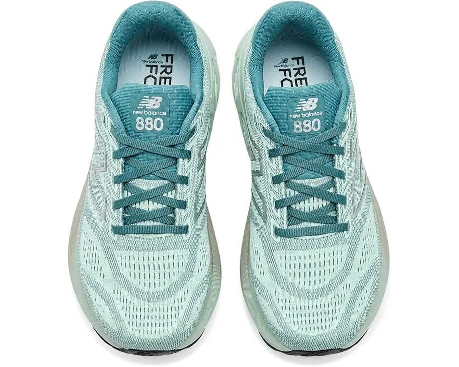 Беговые кроссовки New Balance Fresh Foam X 880 v15 с увеличенной высотой подошвы