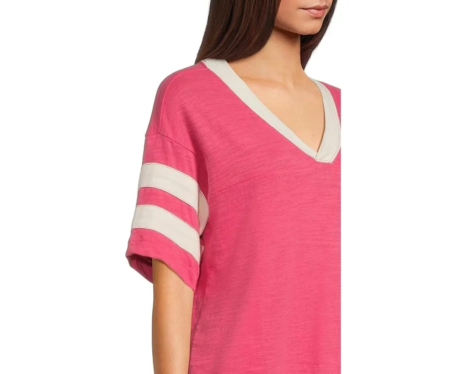 Винтажная футболка Faherty Sunwashed Slub Varsity с V-образным вырезом