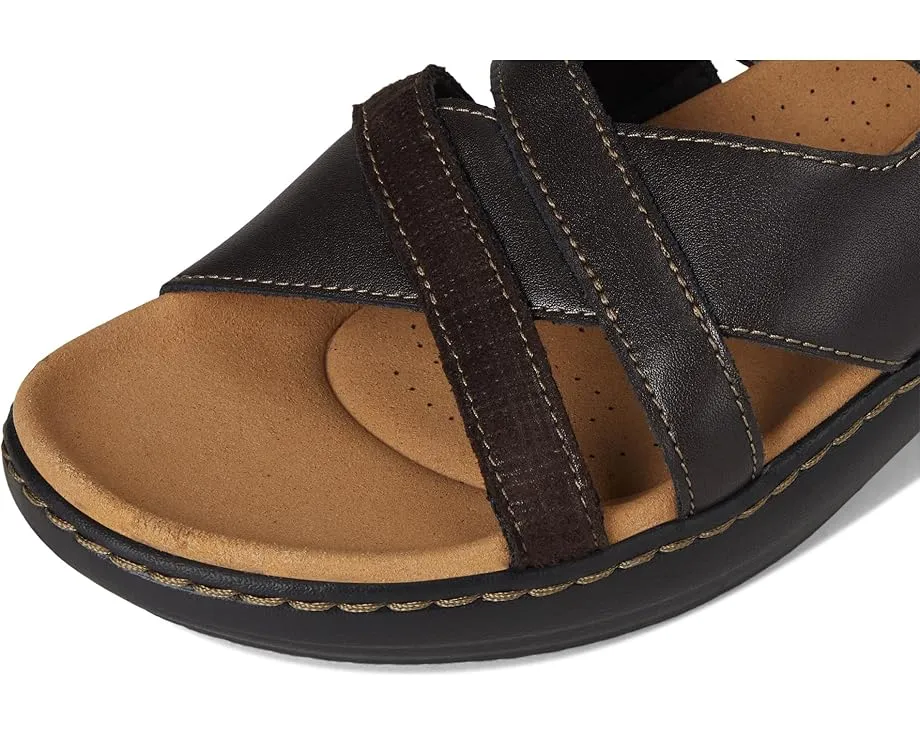 Босоножки Clarks Merliah Holly на танкетке с регулируемым ремешком на щиколотке