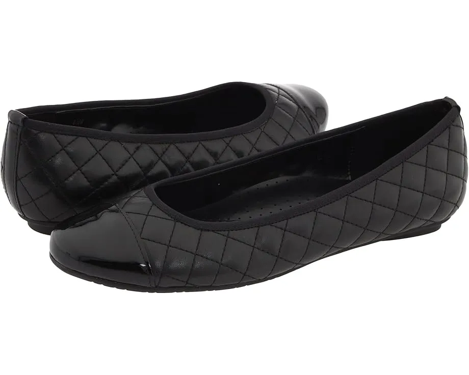 Лоферы Vaneli Serene с декоративным мыском и упругой подошвой