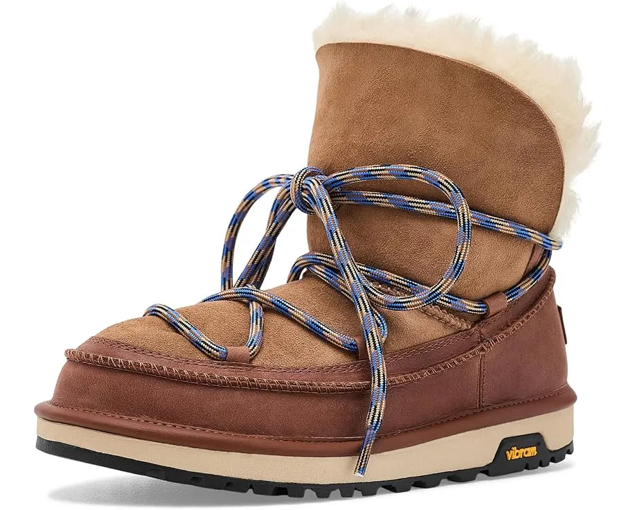 Ботинки UGG Classic Tread на шнуровке