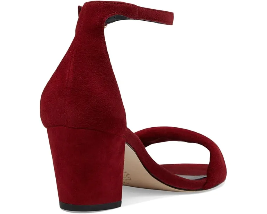 Босоножки Bernardo Bowie с миндалевидным носком и регулируемой пряжкой на щиколотке