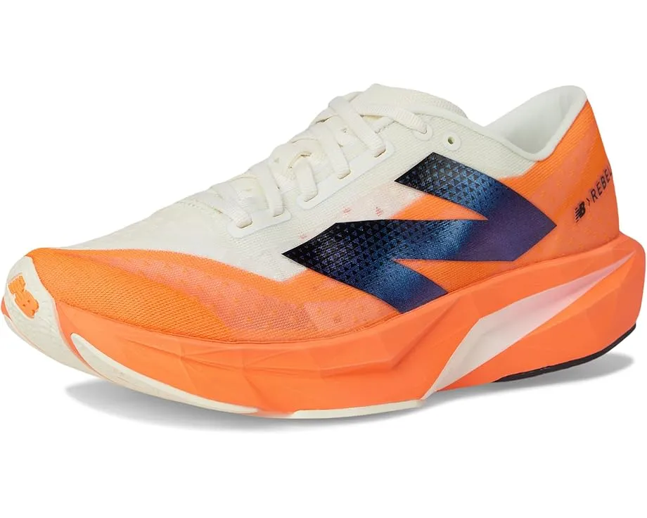 Беговые кроссовки New Balance FuelCell Rebel v4 с пеной FuelCell и светоотражающими элементами