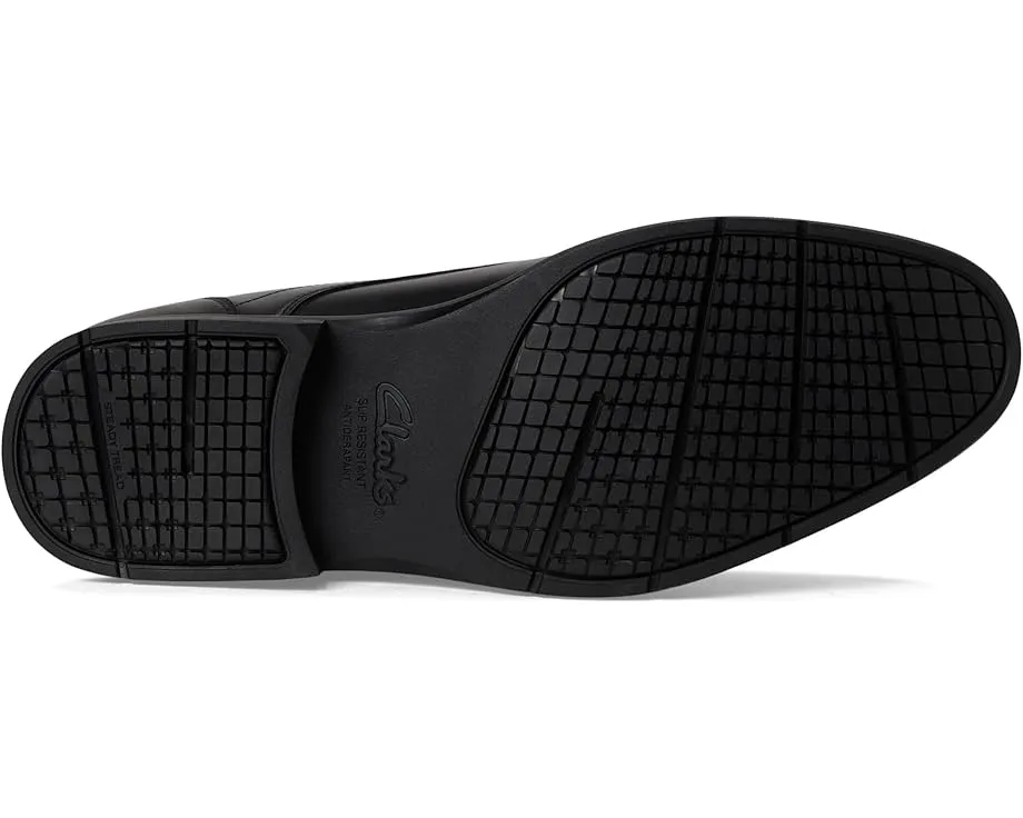 Ботинки Clarks Steadwell Mid из цельнозерновой кожи с противоскользящей подошвой