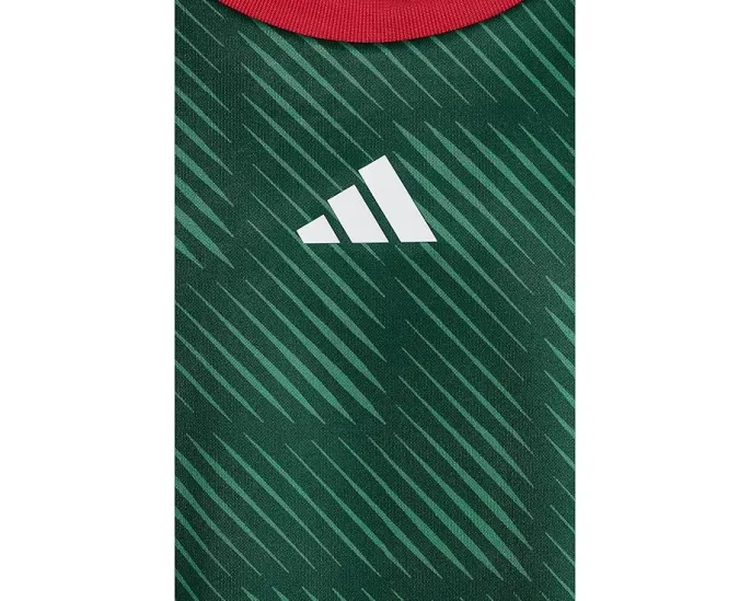 Топ adidas Kids Aop World Soccer с дизайном Чемпионата мира из переработанного полиэстера
