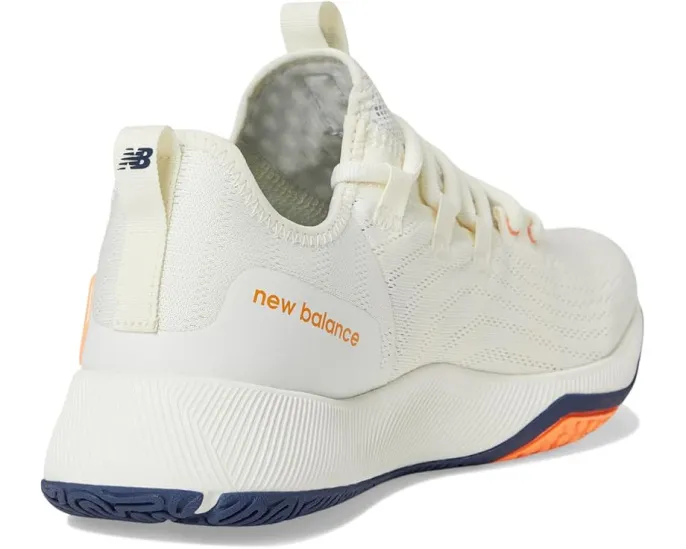 Тренировочные кроссовки New Balance FuelCell Trainer V2 с технологичной подошвой