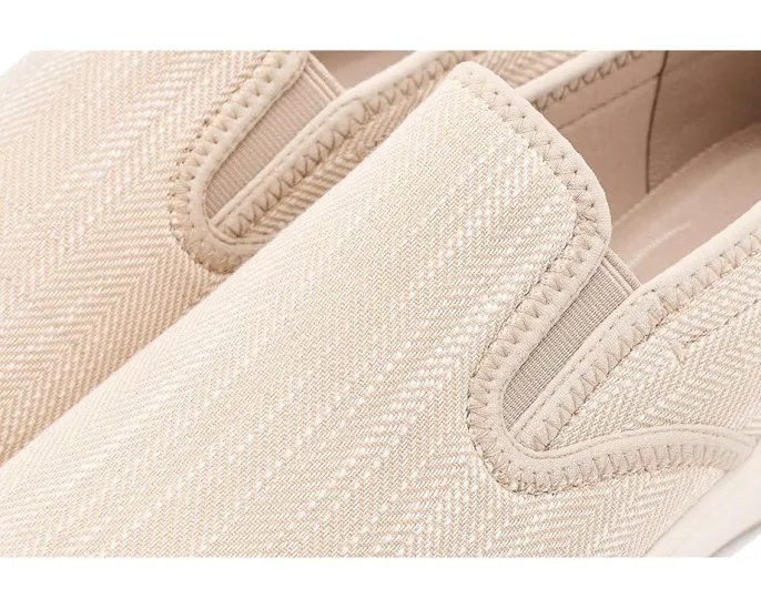 Слипоны Clarks Breezesky Zoe с текстильным верхом и стелькой Cushion Soft