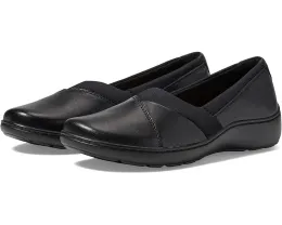Туфли Clarks Cora Charm без застежки с миндалевидным носком и акцентной строчкой
