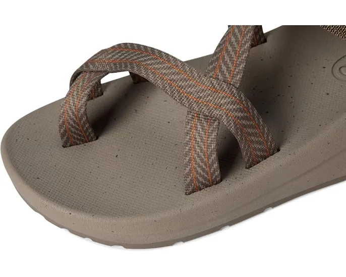 Сандалии Chaco Cushz Toe-Loop с легкой подошвой и переработанными материалами