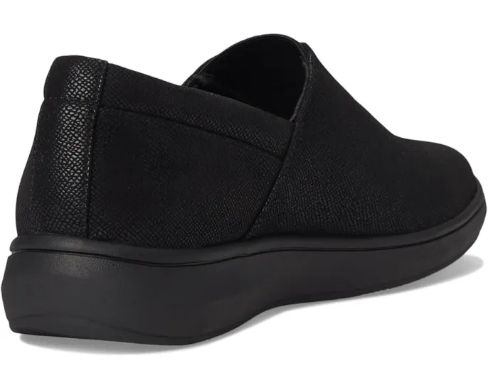 Слипоны Clarks Breezesky Ria с текстильным верхом и пеной Cushion Soft