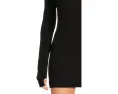 Облегающее платье-пиклбол Long Sleeve Slim Fit Turtleneck Pickleball Dress от Norma Kamali с водолазкой и встроенным боди