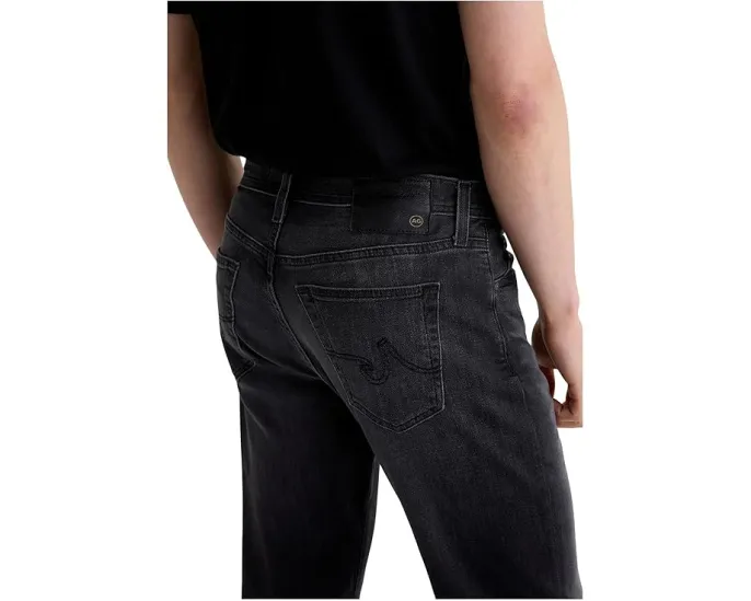 Джинсы Graduate Tailored Leg от AG Jeans с зауженным силуэтом и японским денимом