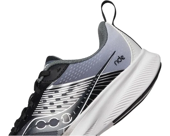 Детские кроссовки Saucony Ride KDZ с амортизацией PWRRUN и петлей на пятке