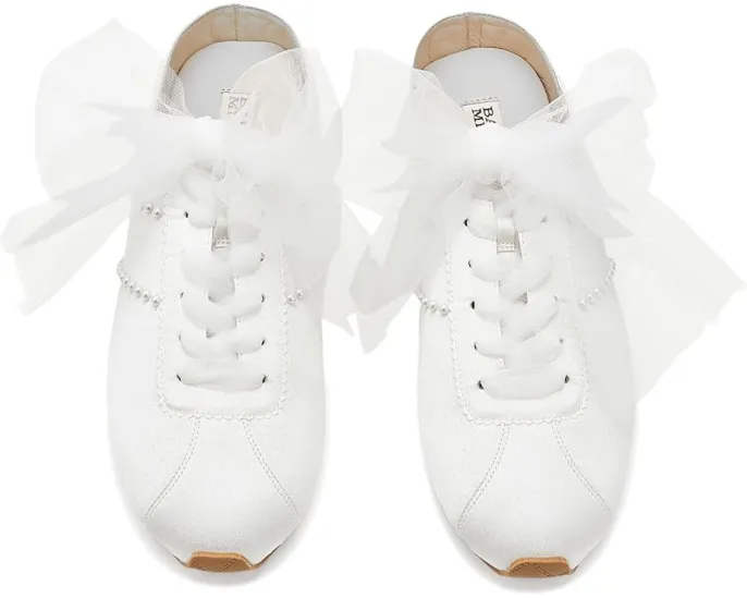 Слипоны Badgley Mischka Willy из атласа с тюлевыми шнурками и удобной колодкой