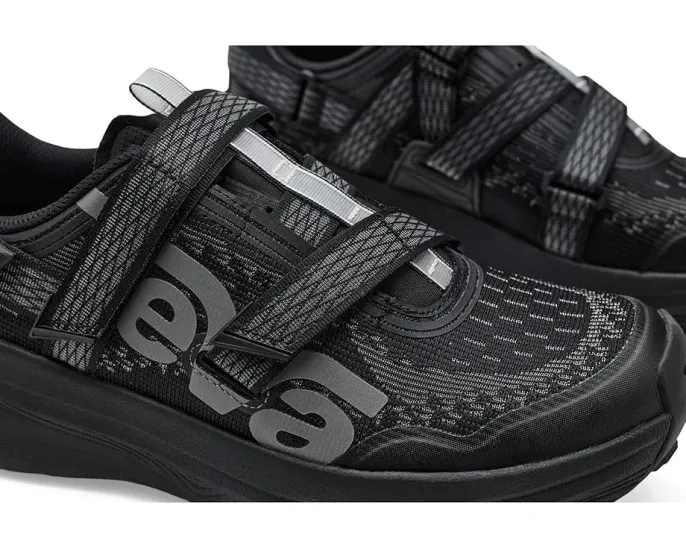 Кроссовки Aventrail Shoe от Teva с бесшнуровой системой W Strapping и подошвой Spider Rubber®