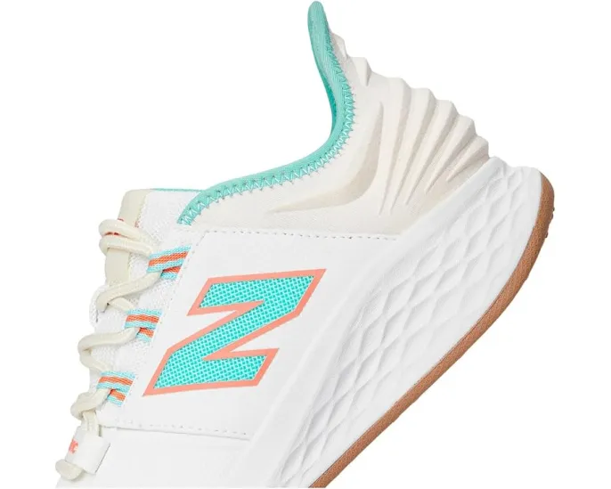 Женские кроссовки для гольфа New Balance Fresh Foam Roav V2 с амортизацией