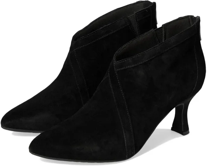 Туфли Clarks Kataleyna Sol на котячьем каблуке с острым носком