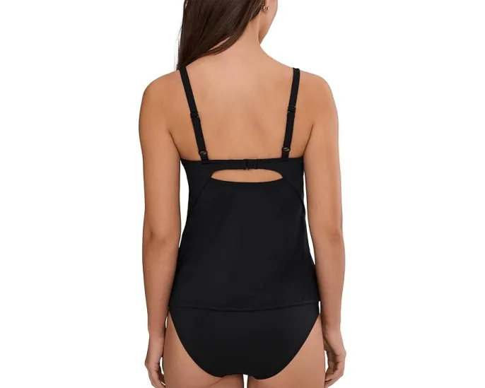 Nike Effortless Essential Танкини с V-образным вырезом и полочкой для груди