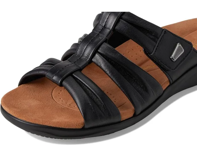 Сандалии Clarks Kitly Slide с лазерной резьбой и регулируемым ремешком