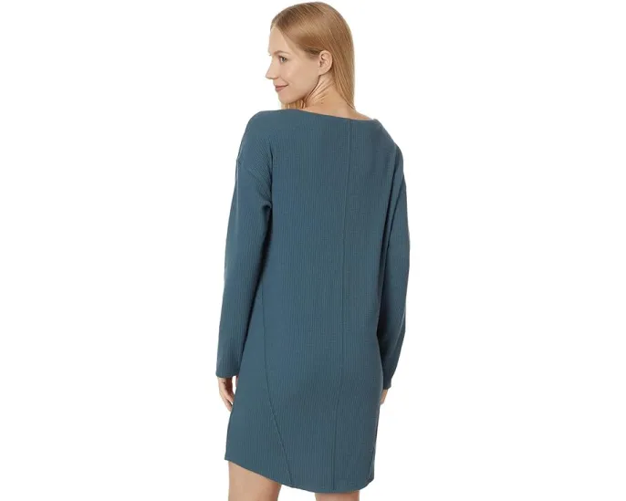 Платье Lilla P Seamed Boatneck с длинным рукавом и разрезом