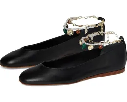 Балетки Dolce Vita Baiden с цепочкой на щиколотке и декоративными подвесками