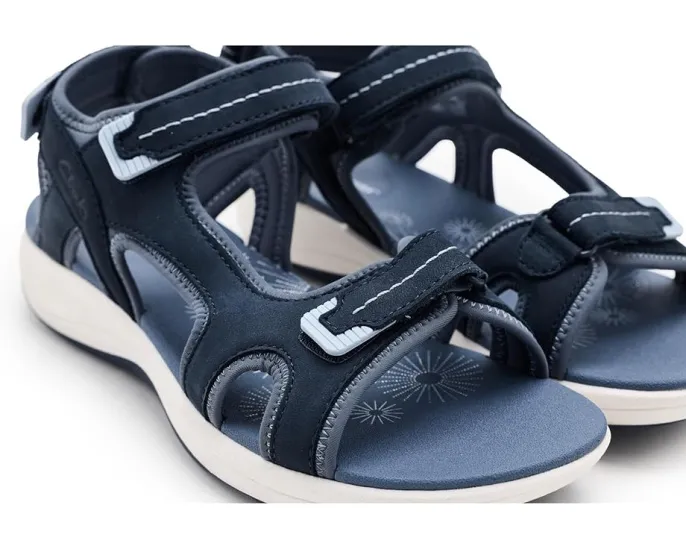 Сандалии Clarks Cloudsteppers Mira Free с мягкой стелькой Cushion Soft и ремешком на липучке