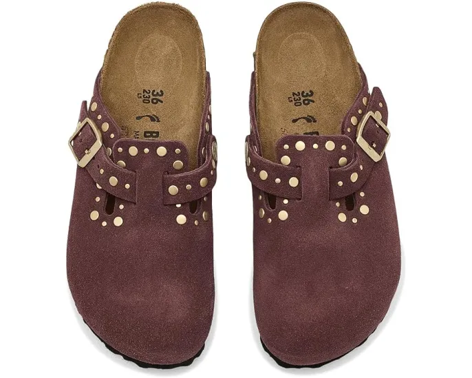 Клоги Birkenstock Boston Rivets с заклепками из замши перцового цвета