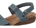 Кожаные сандалии Clarks April Clover на ремешке с пробковой стелькой