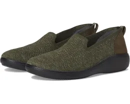 Мокасины Boulevard Slip-On с волнистым дизайном и технологией BZEES Air Step