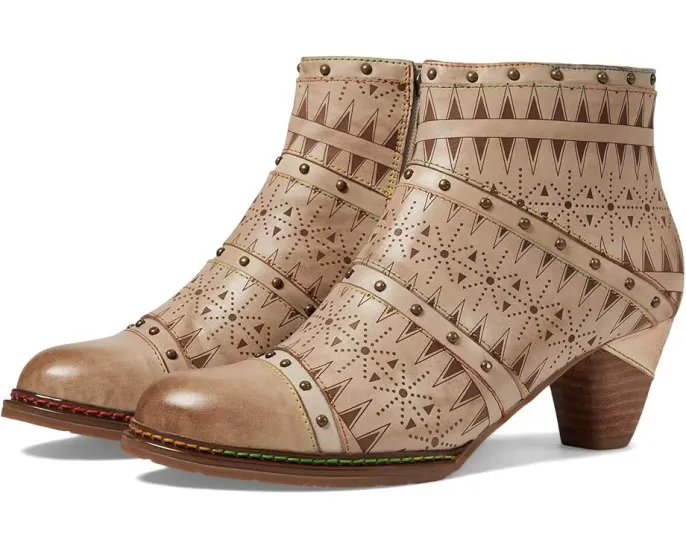 Ботильоны Niobe от L'Artiste by Spring Step с конусным каблуком и золотыми шпильками