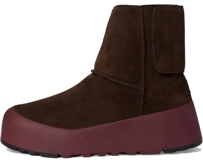 Ботинки UGG Classic Streetscape с водонепроницаемой замшей и подкладкой UGGplush