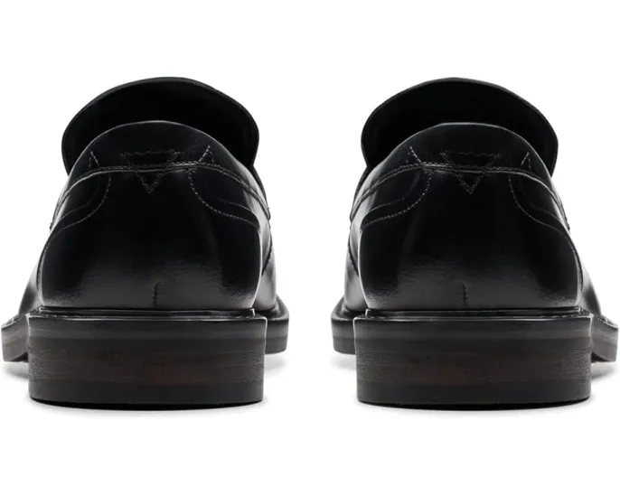 Clarks Aldwin Step с верхом из премиальной кожи и резиновой подошвой