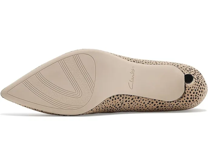 Туфли-лодочки Clarks Zarey Court из замши с принтом и острым носком