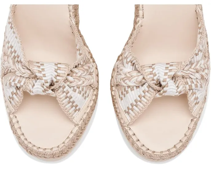 Босоножки-танкетки Bealie с плетеным верхом и шнуровкой Vince Camuto