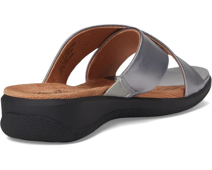 Сандалии Tillman от SoftWalk с перекрещивающимися ремешками и технологией Eggcrate