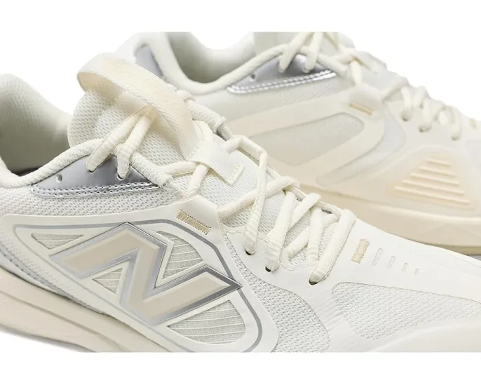 Теннисные кроссовки New Balance FuelCell 796 V5 с амортизацией FuelCell