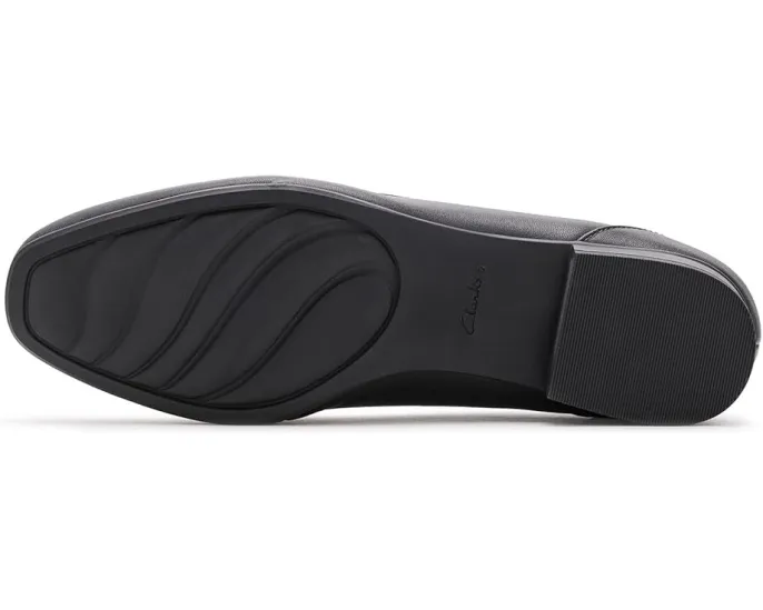 Лоферы Clarks Juliet Mia с квадратным носком и низким каблуком из кожи