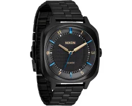 Часы Nixon Fremont 40 с квадратно-круглым корпусом и кварцевым механизмом